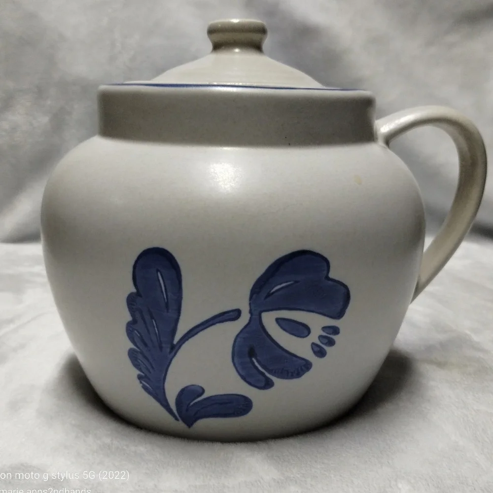 Pfaltzgraff Yorktowne Bean Pot Crock w‎ Lid Blue Floral USA Stoneware